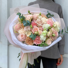Load image into Gallery viewer, Flower bouquet