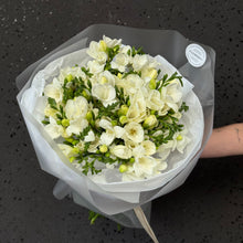 Załaduj obraz do przeglądarki galerii, Frezja biała