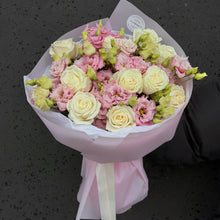 Load image into Gallery viewer, Bukiet "Gentle Touch"