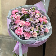 Load image into Gallery viewer, Flower bouquet