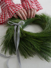Załaduj obraz do przeglądarki galerii, Wianek świąteczny
