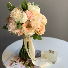 Загрузить изображение в средство просмотра галереи, Bukiet „Kremowa romantyczność”