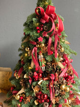 Załaduj obraz do przeglądarki galerii, Żywa choinka w kolorach czerwieni