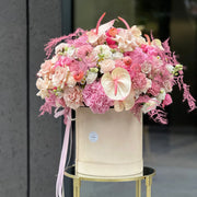 Цветы в коробке "Blush Petal Dome"
