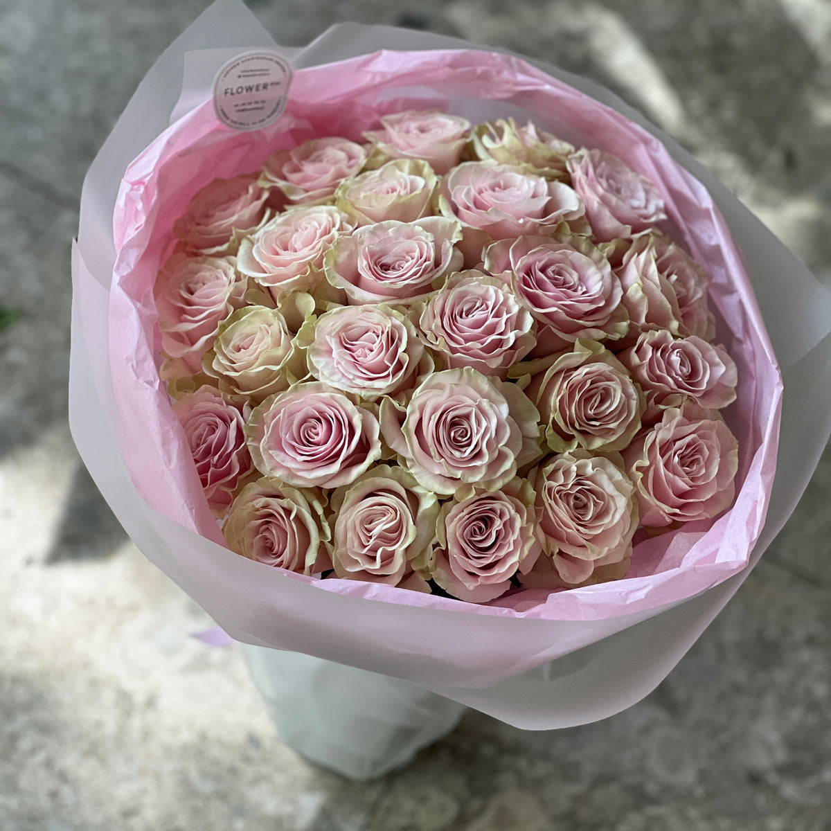"Pink Mondial" rose bouquet