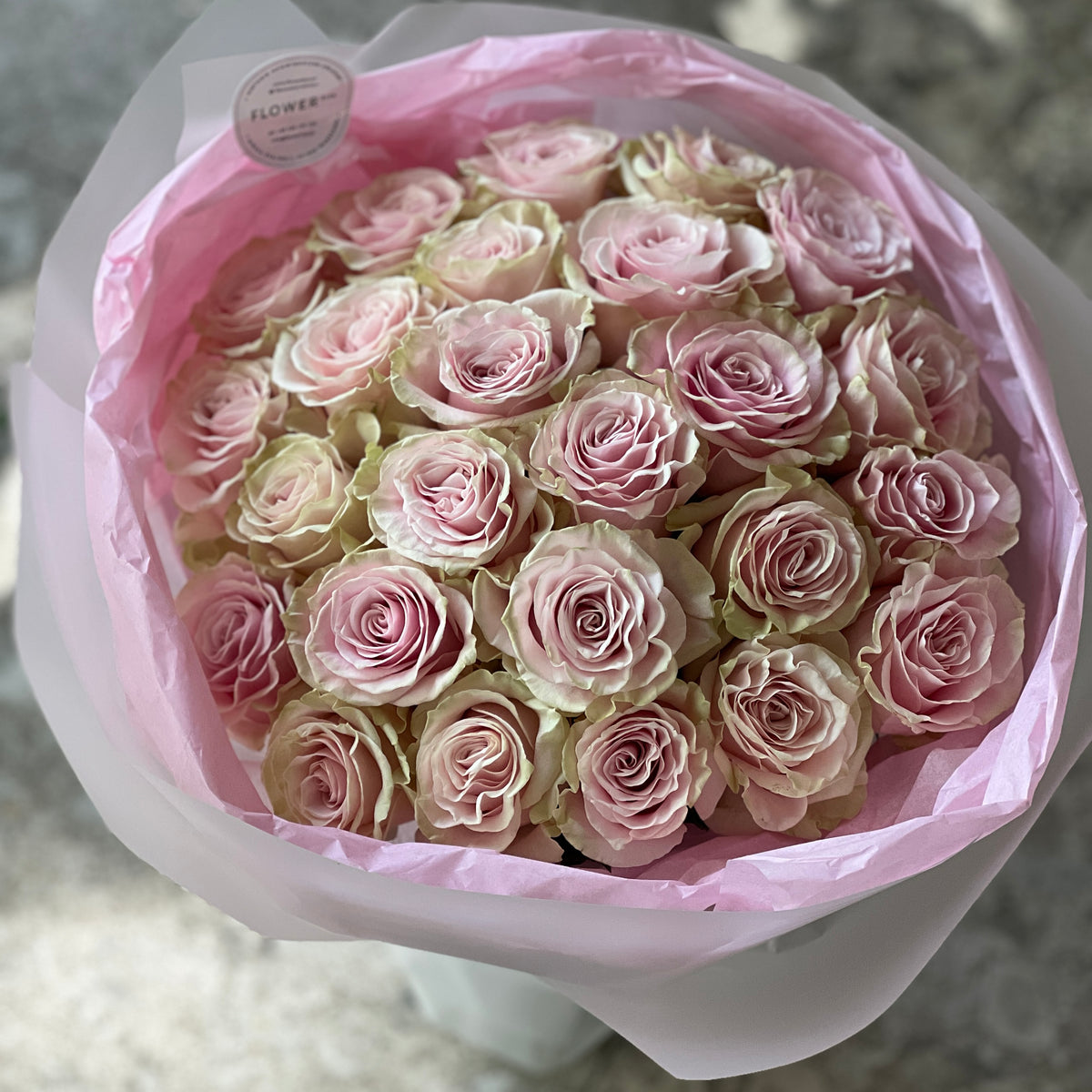 "Pink Mondial" rose bouquet