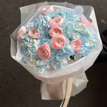 Load image into Gallery viewer, Bukiet "Baby blue Romanse"
