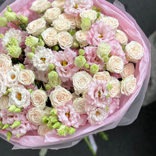 Załaduj obraz do przeglądarki galerii, Bukiet &quot;Soft Grace&quot;
