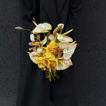 Load image into Gallery viewer, Bukiet "Velvet Orchid"
