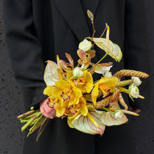 Load image into Gallery viewer, Bukiet "Velvet Orchid"
