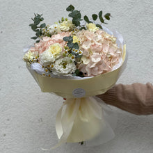 Load image into Gallery viewer, Bukiet kwiatów
