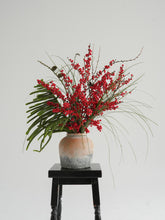 Załaduj obraz do przeglądarki galerii, Bukiet &quot;Rouge Winter&quot;
