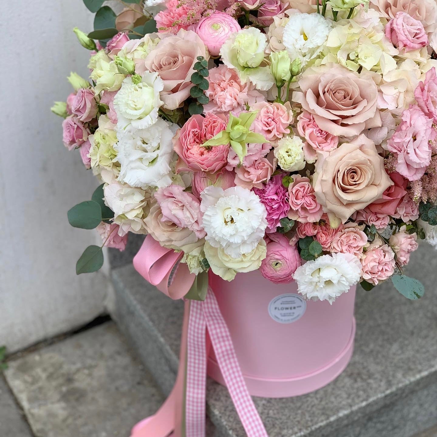 Kwiaty w pudełku "Soft Pink Dreams"