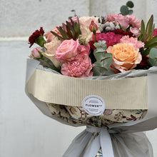 Load image into Gallery viewer, Flower bouquet
